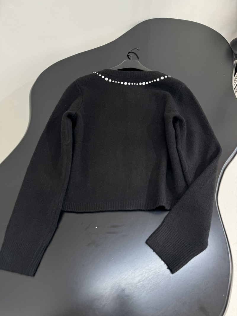 Va1e*ntin0 sweater